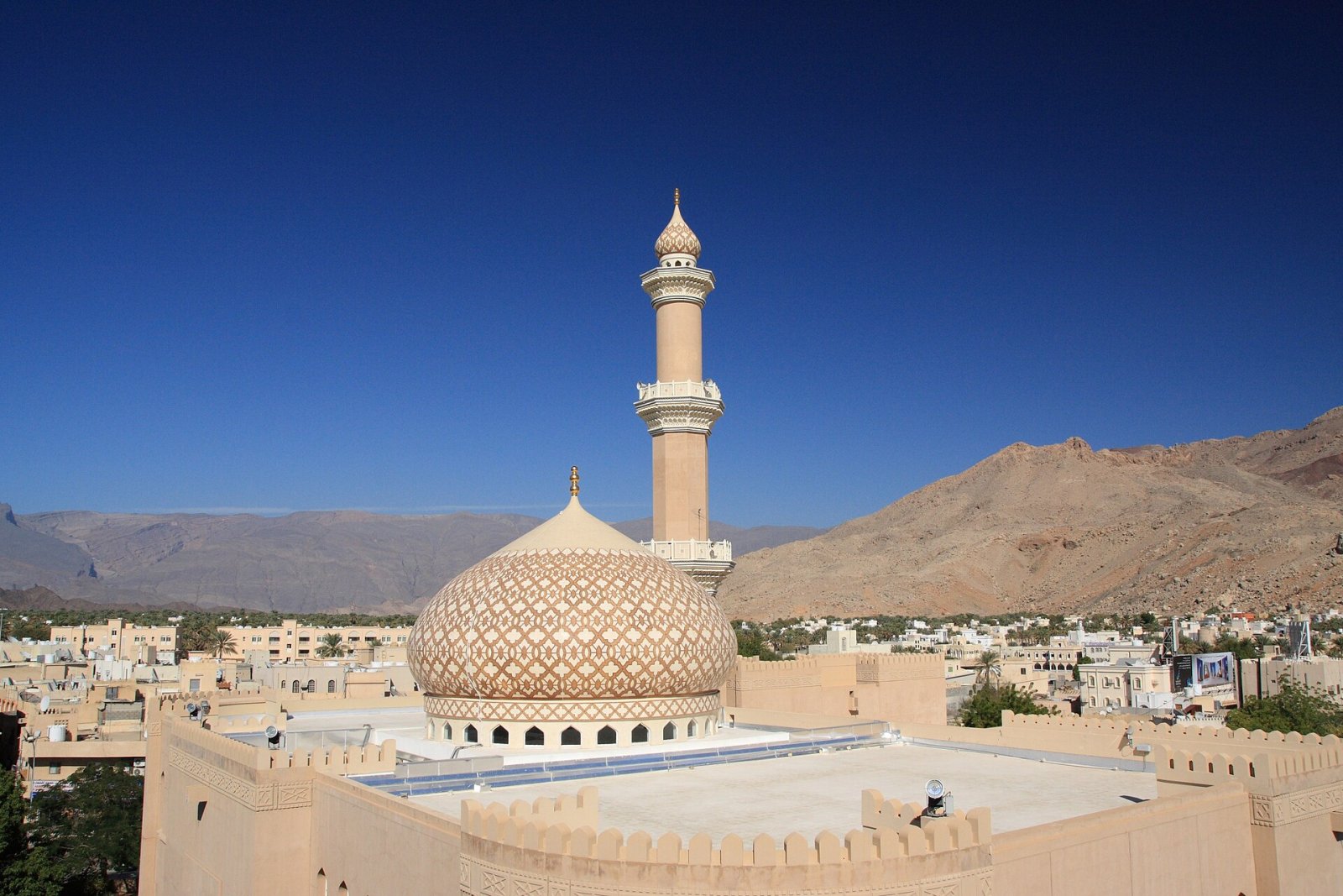Discovering the Oman Mosque: A Journey into Islamic Culture | Secret World Trip Planner