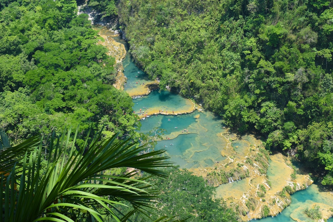 Descubre Semuc Champey: un paraíso natural en Guatemala - Chicanutz | Secret World Trip Planner