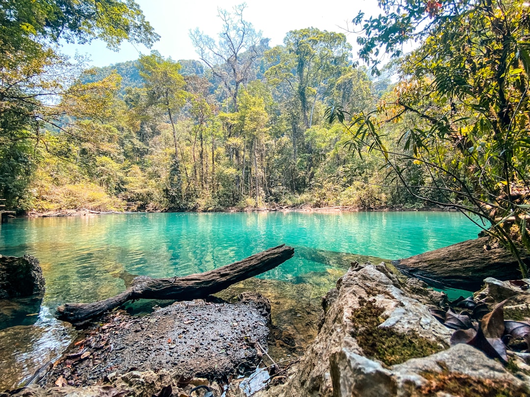 Descubre Semuc Champey: un paraíso natural en Guatemala - Chicanutz | Secret World Trip Planner