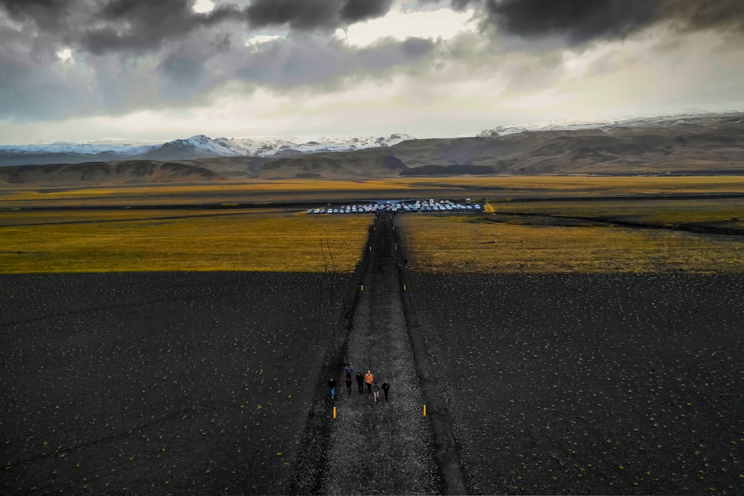 Outlaws: Uma Viagem pelo Mundo dos Videogames na Islândia - Reykjavík | Secret World Trip Planner