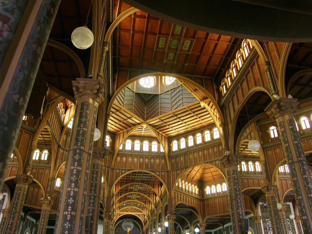 Scoprire la Iglesia Nuestra Señora de Lourdes a Quesada, Costa Rica — Ciudad Quesada