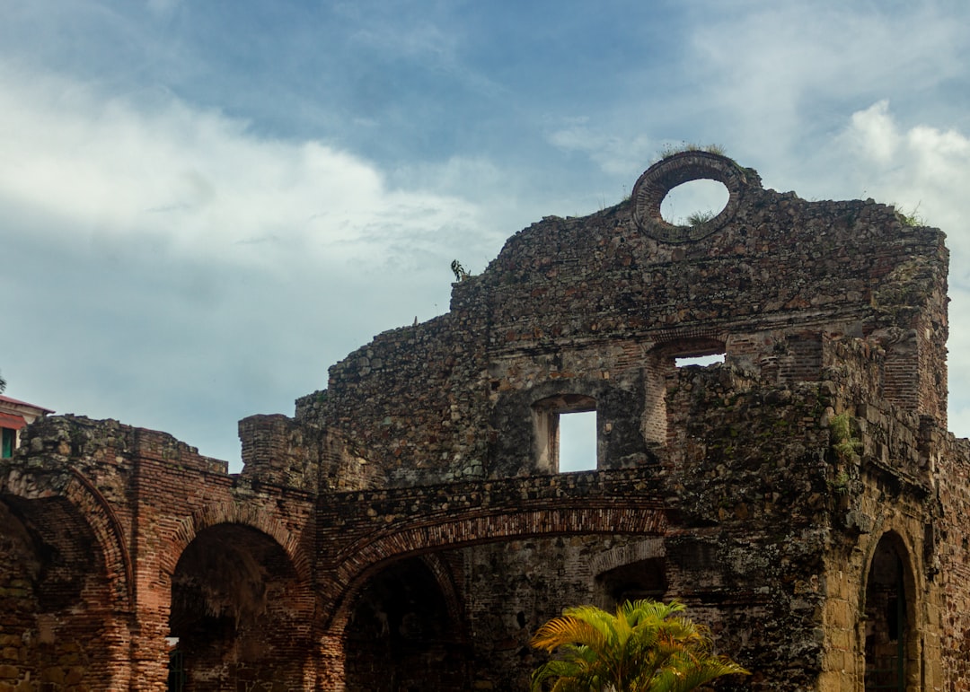 Descubre la Iglesia de Panamá: un tesoro cultural para visitar - Hacia el Valle 22-59 | Secret World Trip Planner