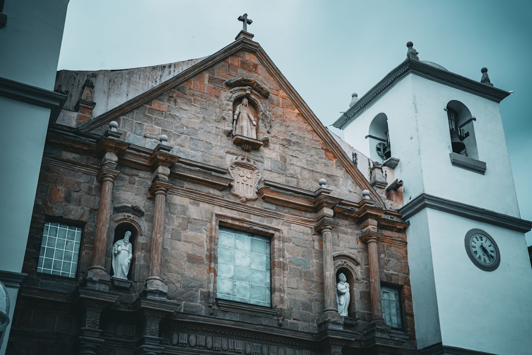 Descubre la Iglesia de Cristo: Una joya cultural en Panamá - El Higo | Secret World Trip Planner