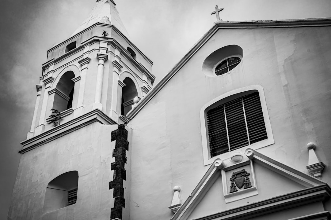 Descubre la Iglesia de Cristo: Una joya cultural en Panamá - El Higo | Secret World Trip Planner