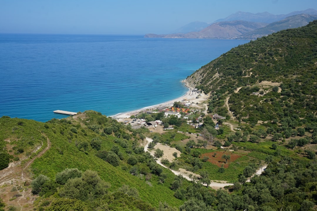 エステート・アルギロス：サントリーニの火山とアシリティコ - Episkopi Gonias 847 00 | Secret World Trip Planner