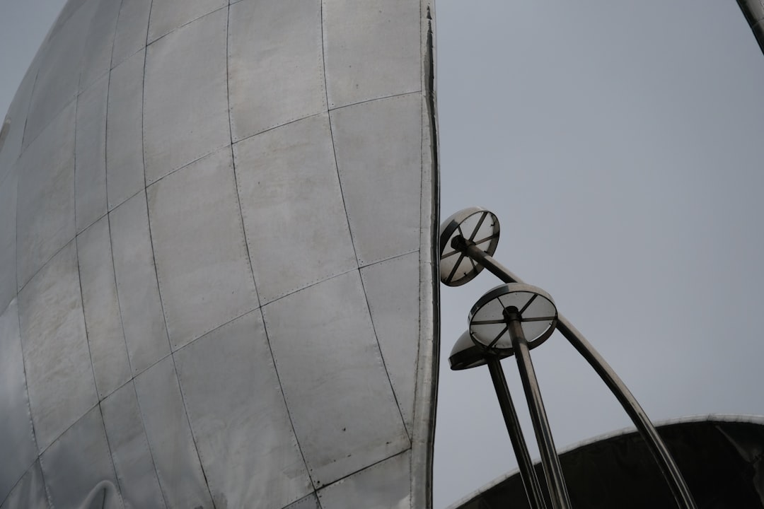 Floralis Genérica: The Steel Flower of Buenos Aires - Av. Pres. Figueroa Alcorta 2301 | Secret World Trip Planner