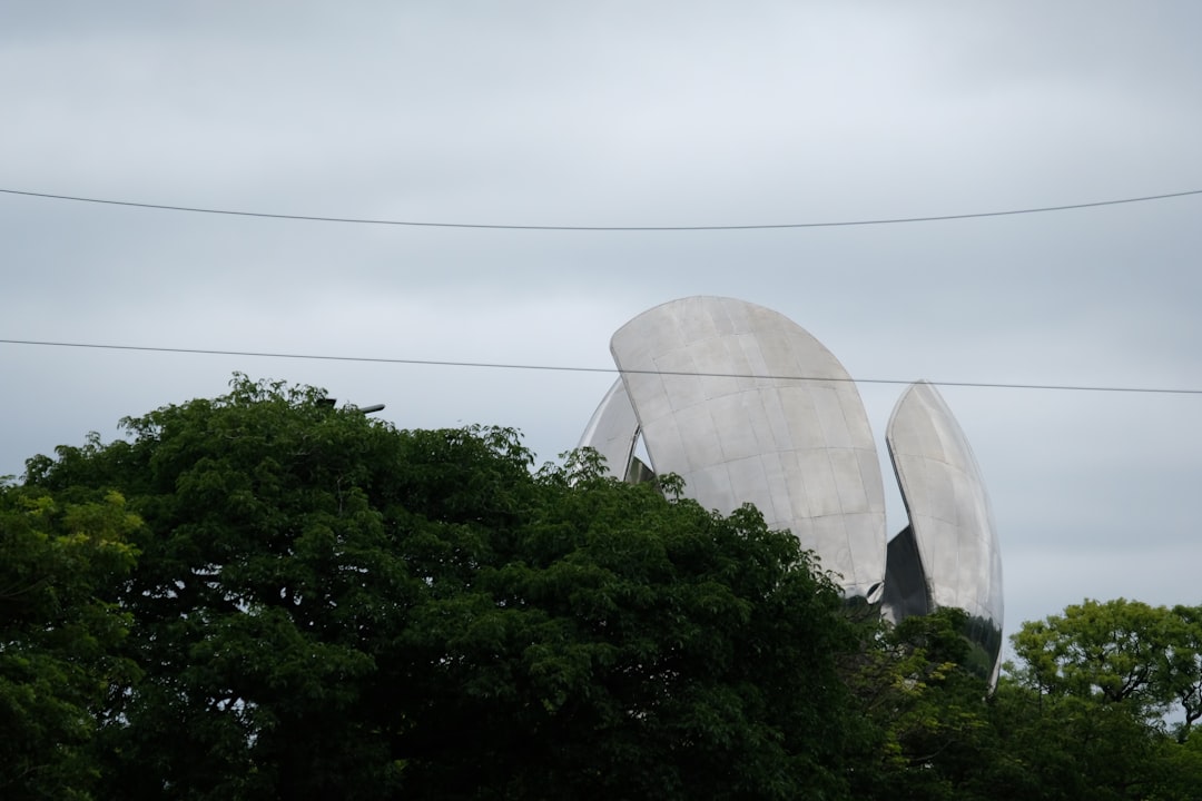 Floralis Genérica: The Steel Flower of Buenos Aires - Av. Pres. Figueroa Alcorta 2301 | Secret World Trip Planner