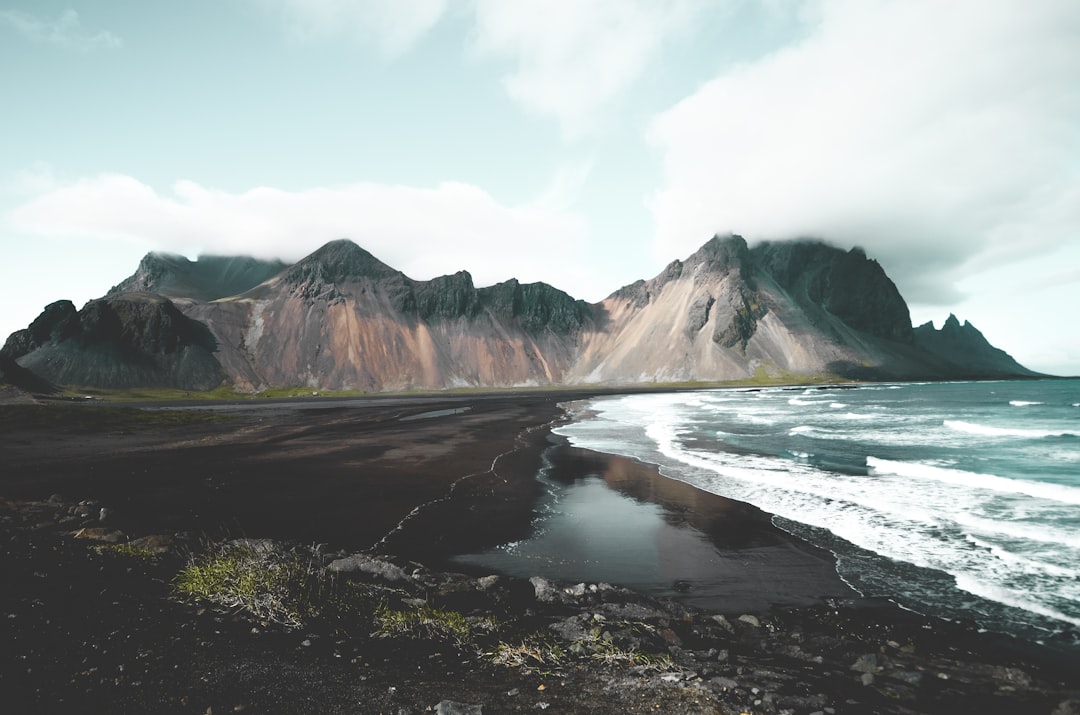 Vestrahorn: Ein Naturjuwel in Island | Secret World Trip Planner