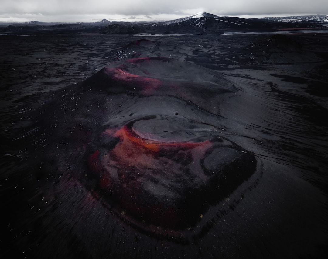 Descubre el Encanto de los Volcanes Escudo en Islandia | Secret World Trip Planner