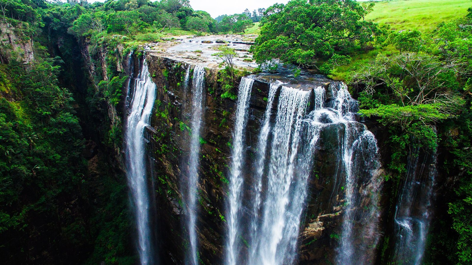 Scopri le Magwa Falls: un gioiello del Sudafrica - Gwexintaba | Secret World Trip Planner