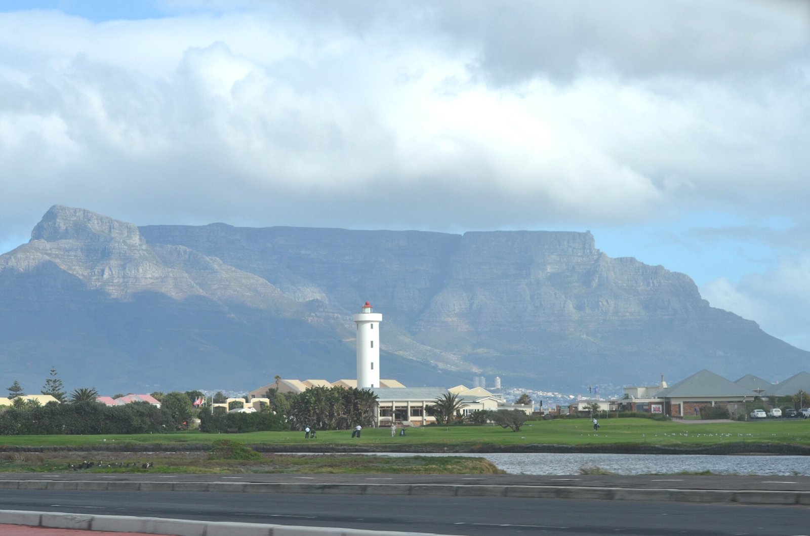 Descubre el Faro de Milnerton: una joya de Sudáfrica - Cape Town | Secret World Trip Planner