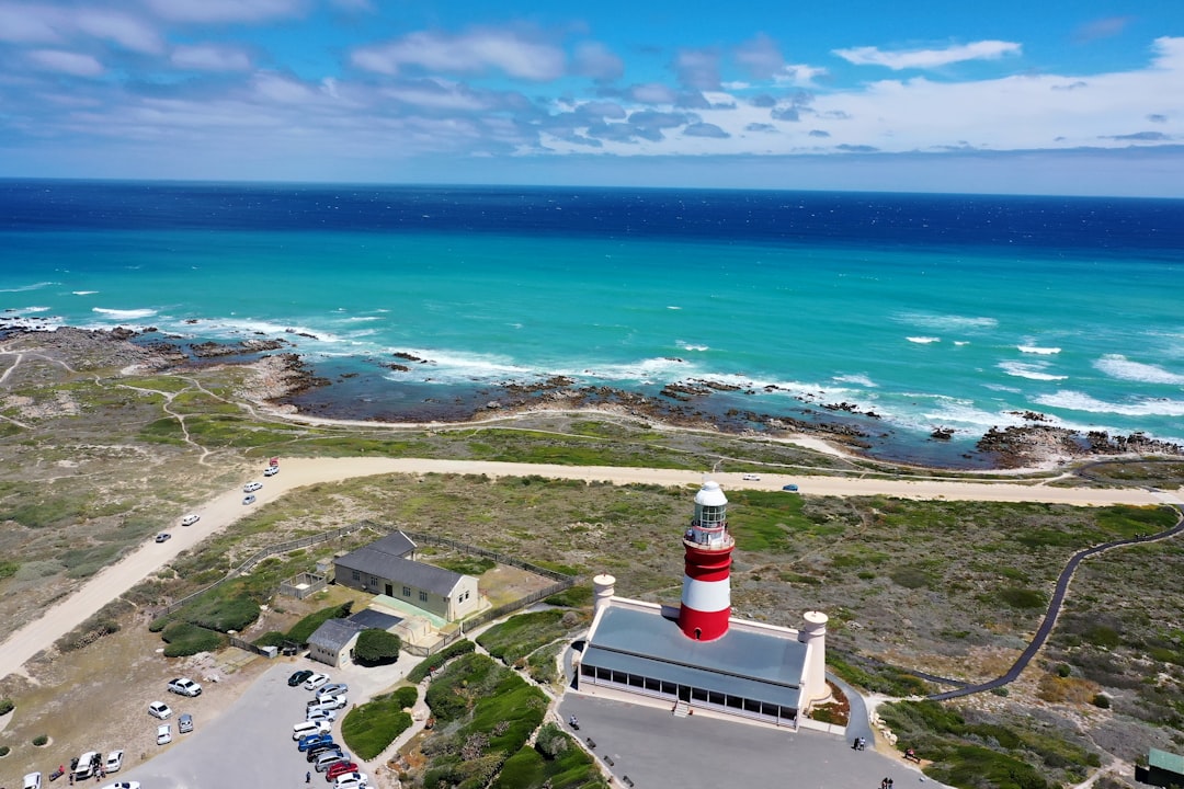 Descubre el Faro de Danger Point: Un Tesoro de Sudáfrica - Birkenhead | Secret World Trip Planner