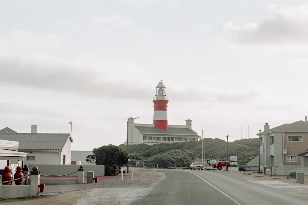 Descubre el Faro de Danger Point: Un Tesoro de Sudáfrica - Birkenhead | Secret World Trip Planner