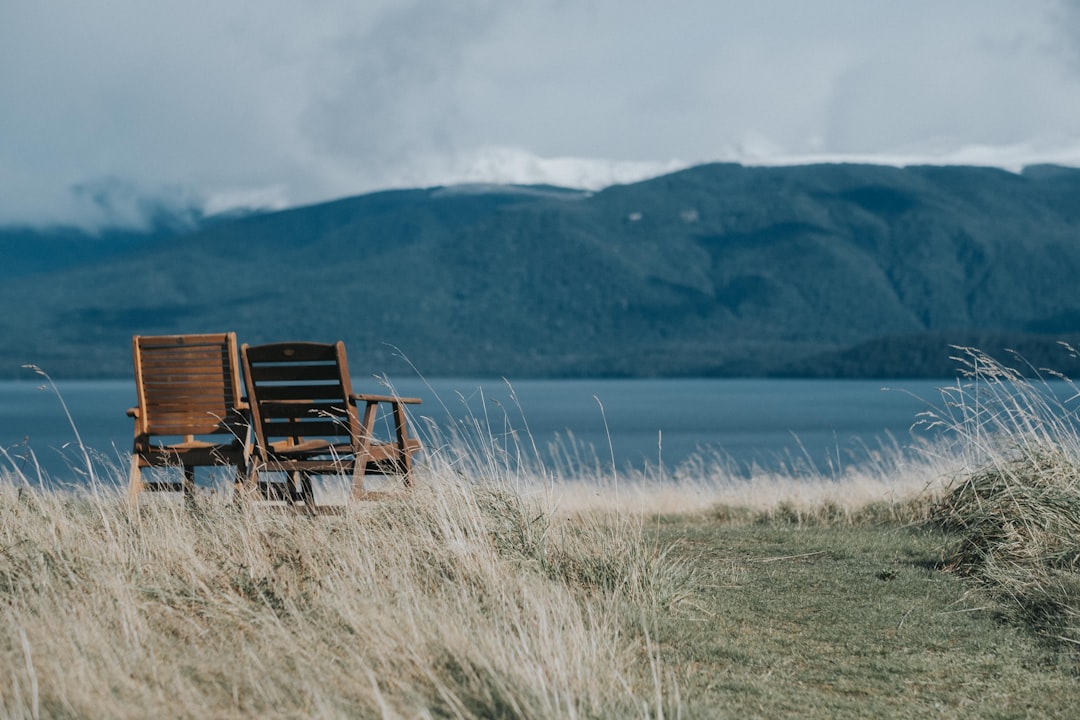 Holzbank: Ein einzigartiges Erlebnis in Neuseeland - Christchurch | Secret World Trip Planner