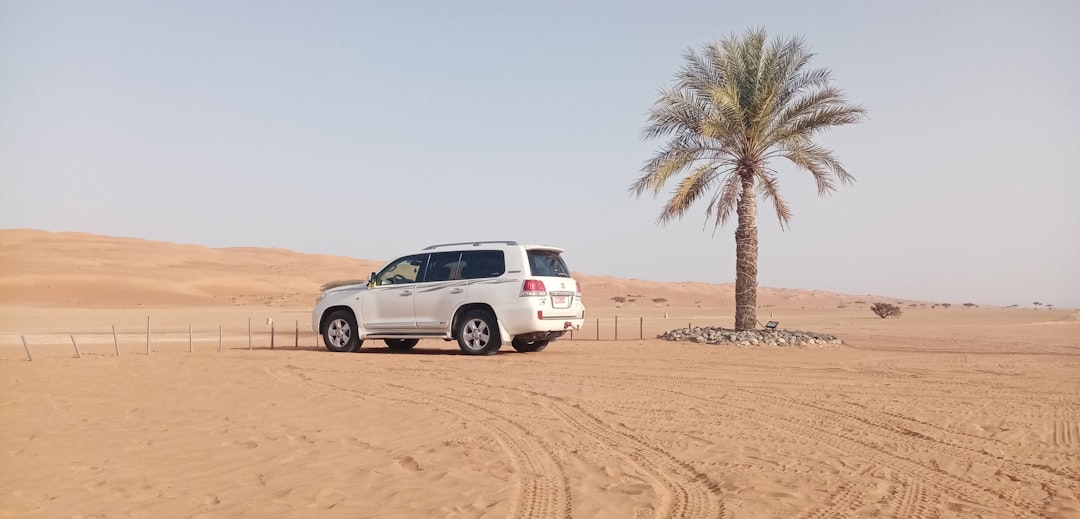 Wahiba Sands: trekking entre las dunas de Omán - Al Ghubrah Ash Shamaliyyah | Secret World Trip Planner