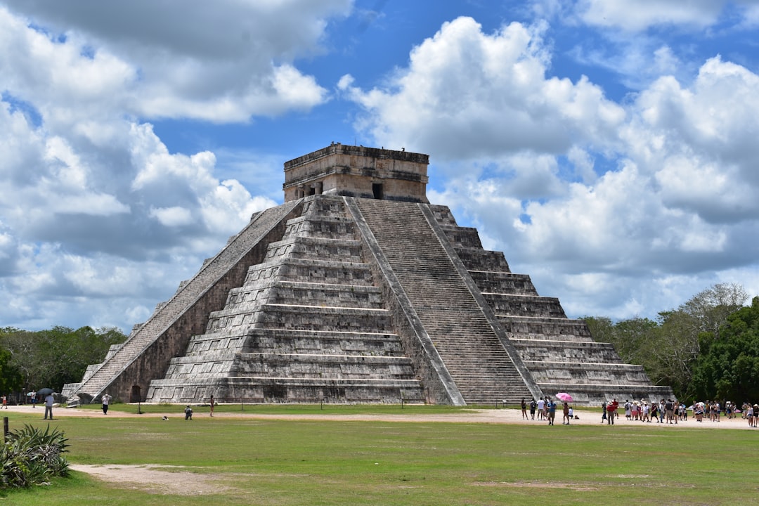 Chichén Itzá: architettura Maya tra luce e pietra - 97751 Yucatán | Secret World Trip Planner