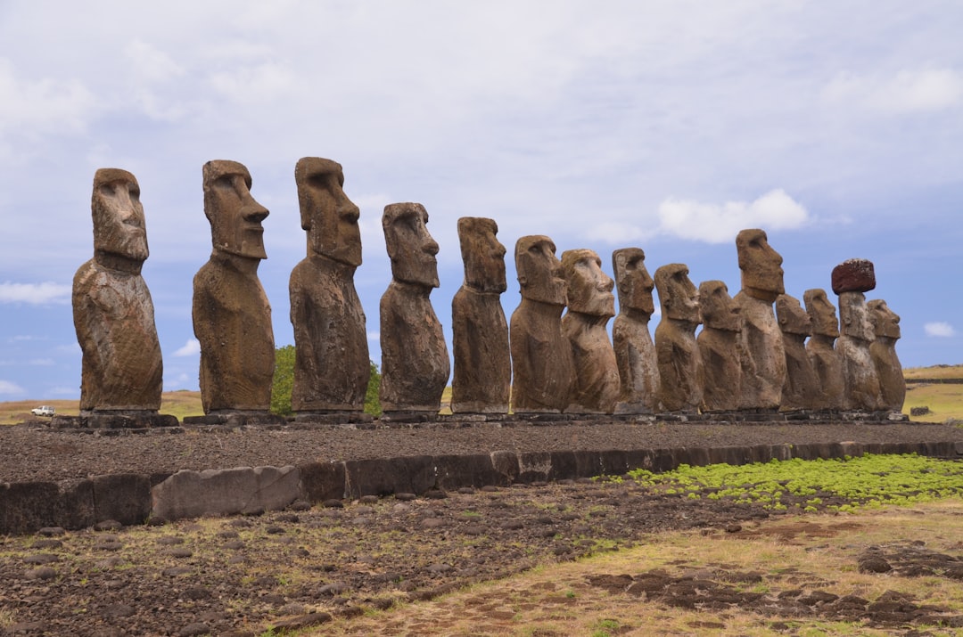 Ahu Tongariki: 15 moai al amanecer en Isla de Pascua - Isola di Pasqua | Secret World Trip Planner
