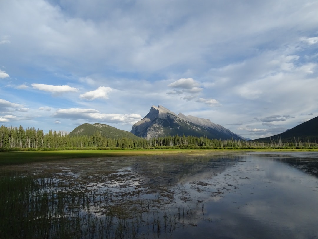 Lagos Vermilion: espejos de agua en las Rockies - Banff | Secret World Trip Planner