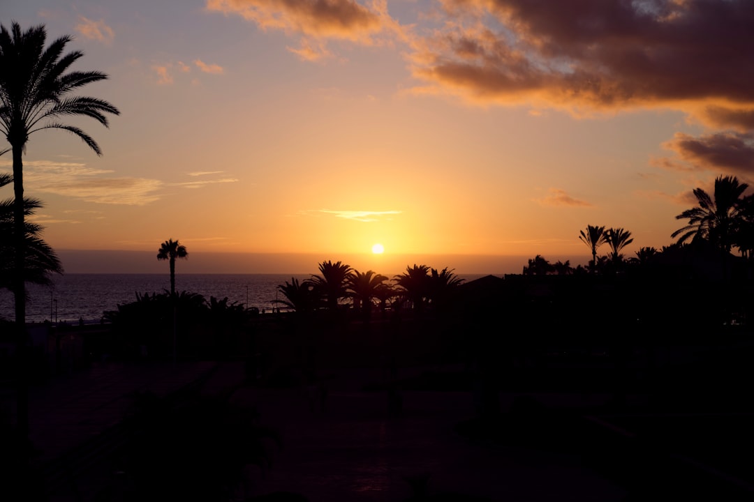 Oia a Santorini: il tramonto sulla caldera - Unnamed Road | Secret World Trip Planner