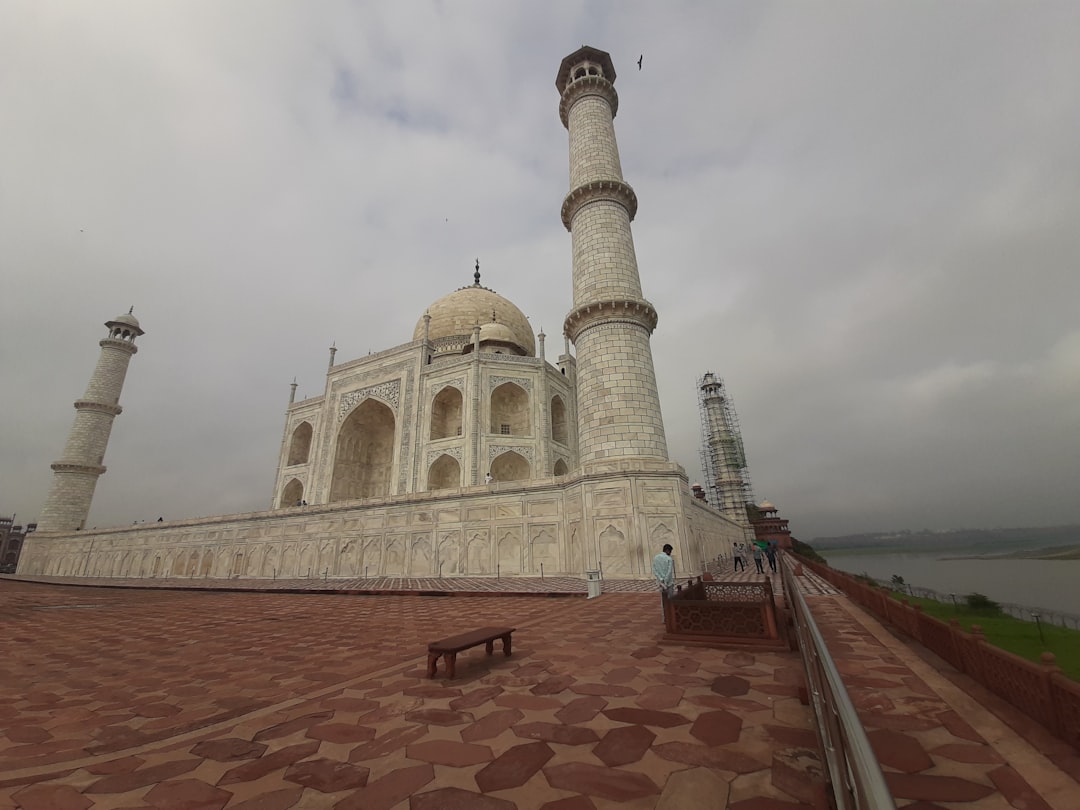 Taj Mahal at Dawn: Lights and Colors on the Yamuna - Agra | Secret World Trip Planner