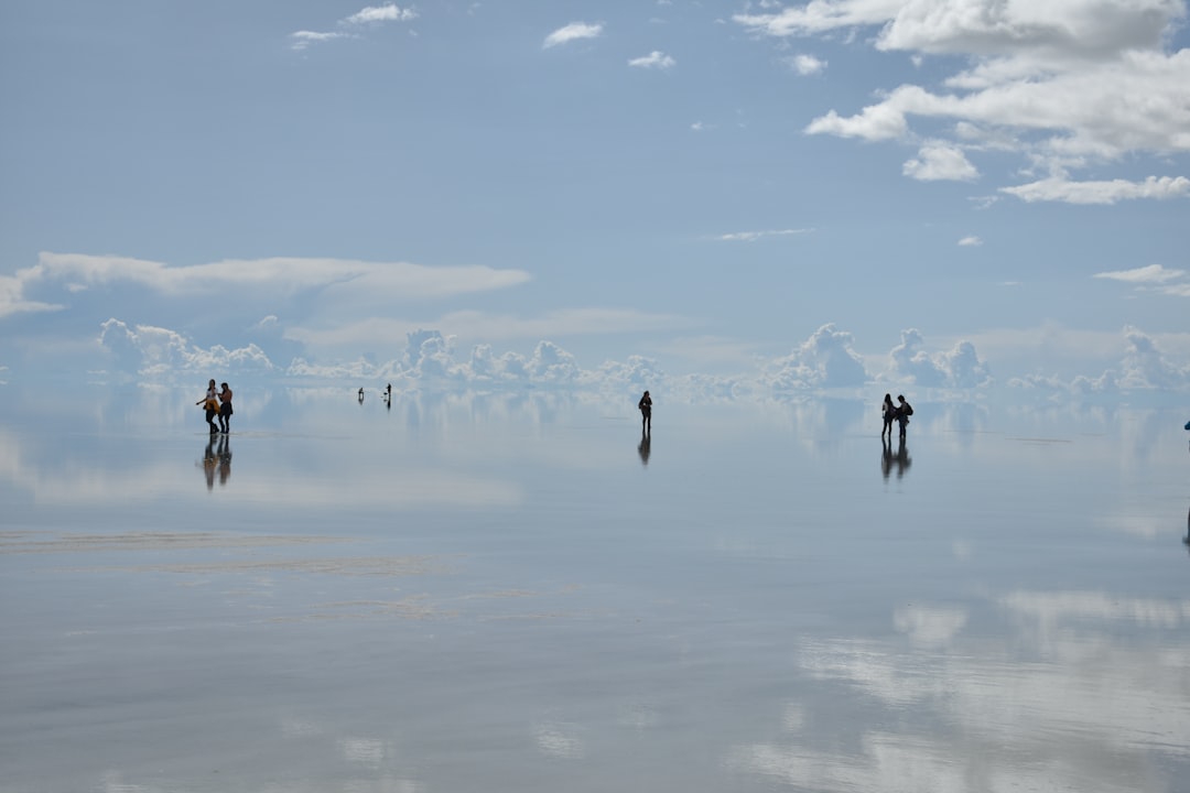 Salar de Uyuni al atardecer: el espejo del cielo boliviano - Bolivia South America | Secret World Trip Planner