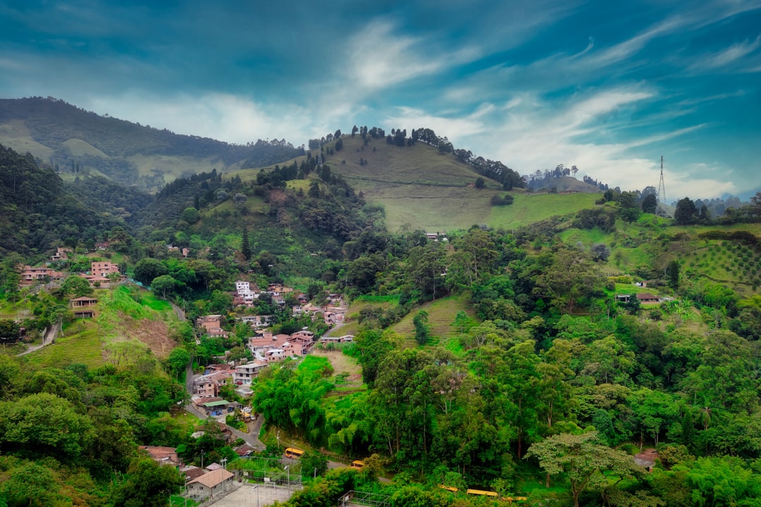 Entdecken Sie Alto Miraflores: Ein Naturparadies in Kolumbien | Secret World Trip Planner