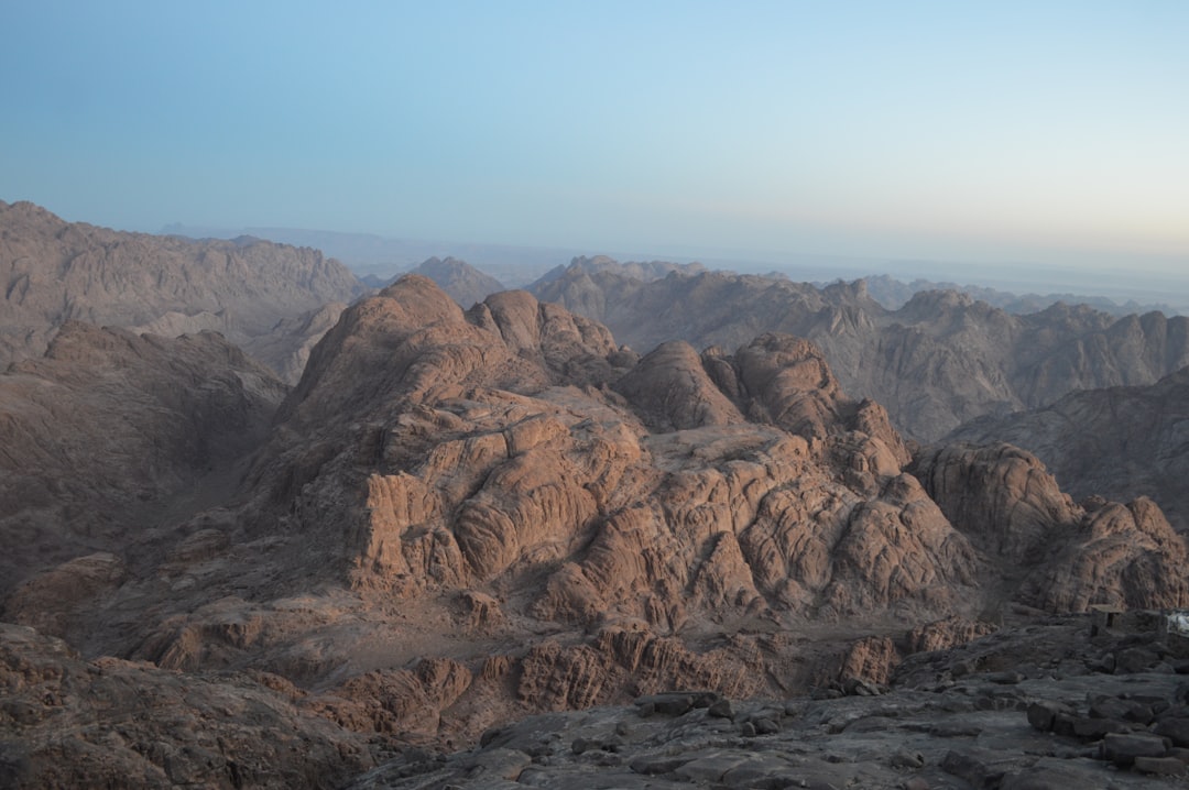 Découvrez le Mont Sinaï : un voyage entre nature et spiritualité