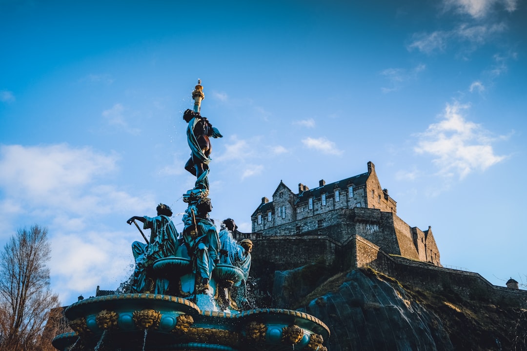 Scopri la Storia dei Fontanelli a Glasgow, Scozia - North Lanarkshire | Secret World Trip Planner