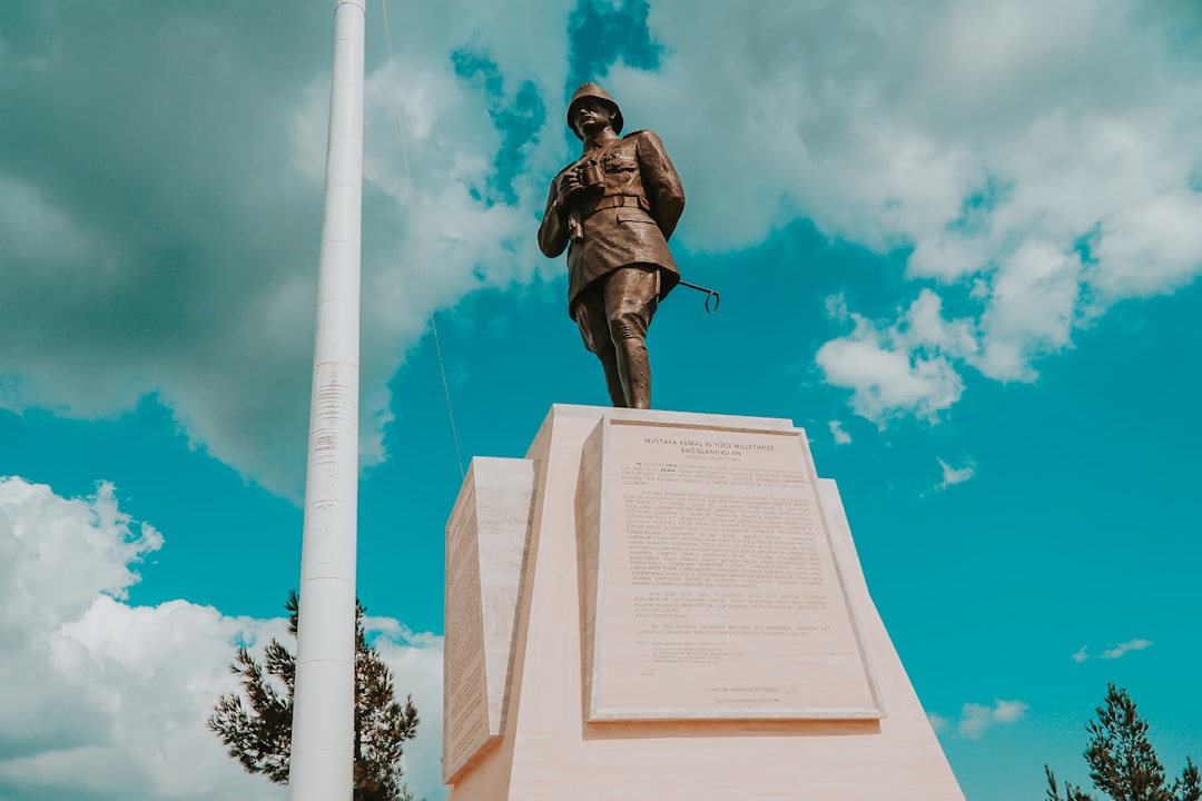 Statua di Che Guevara a Santa Clara: guida completa - C26V+Q82 | Secret World Trip Planner