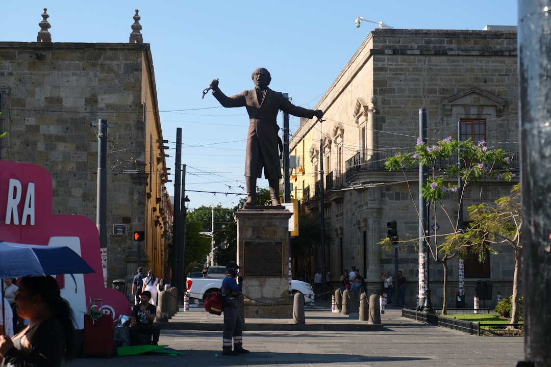 Statue de Che Guevara à Santa Clara : guide complet - C26V+Q82 | Secret World Trip Planner