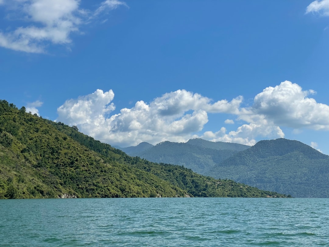 Lago Phewa, Pokhara: reflejo del Annapurna - Lago Phewa | Secret World Trip Planner
