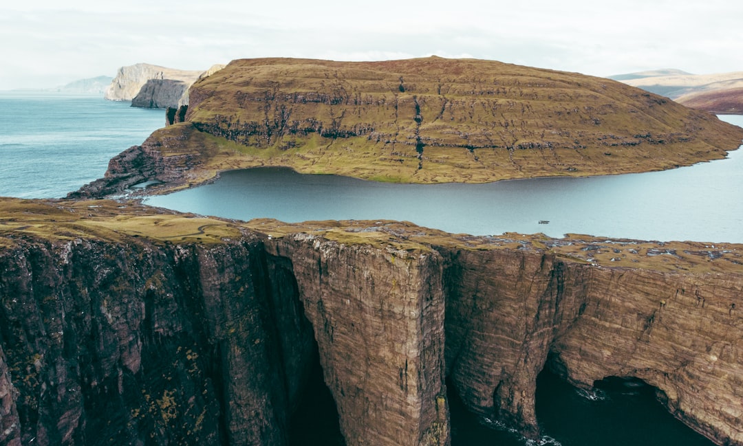 Sørvágsvatn: el lago que flota sobre el océano - Sørvágsvatn | Secret World Trip Planner