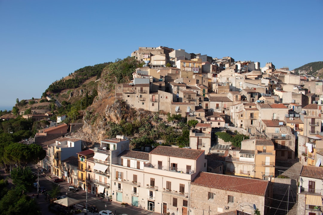 Akropolis von Lindos: Der Tempel auf dem Felsen von Rhodos - 33RP+P7 Acropolis of Lindos | Secret World Trip Planner