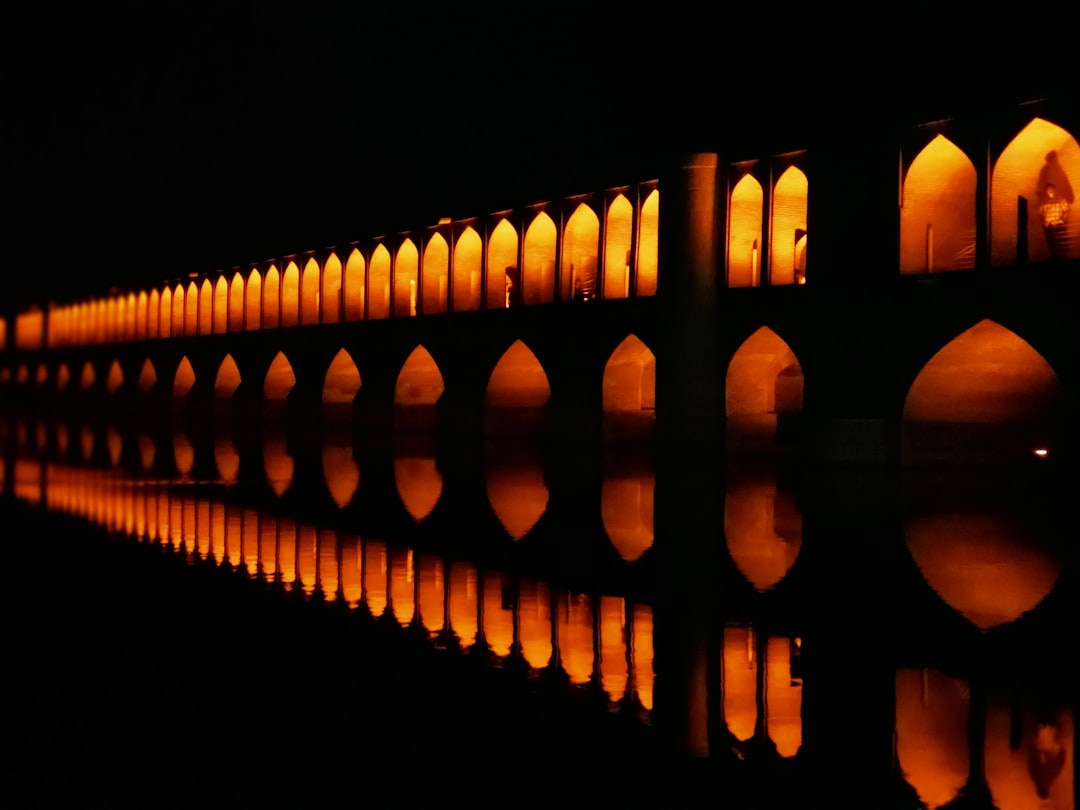 Si-o-se Pol: The 33 Arch Bridge of Isfahan - Esfahan | Secret World Trip Planner