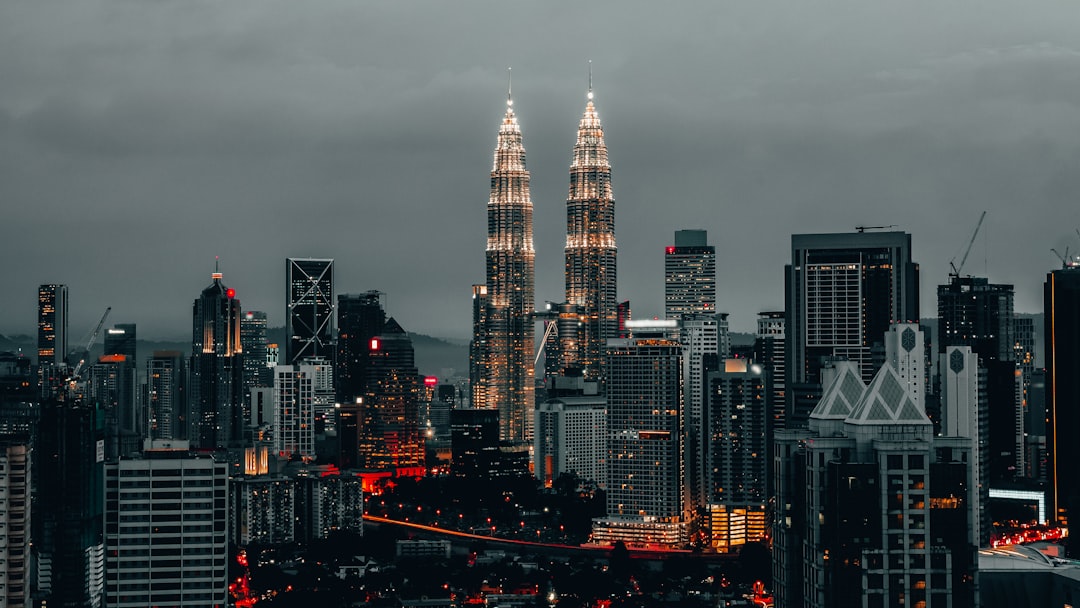 Torres Petronas: arquitectura y emoción en Kuala Lumpur - 50088 Kuala Lumpur | Secret World Trip Planner