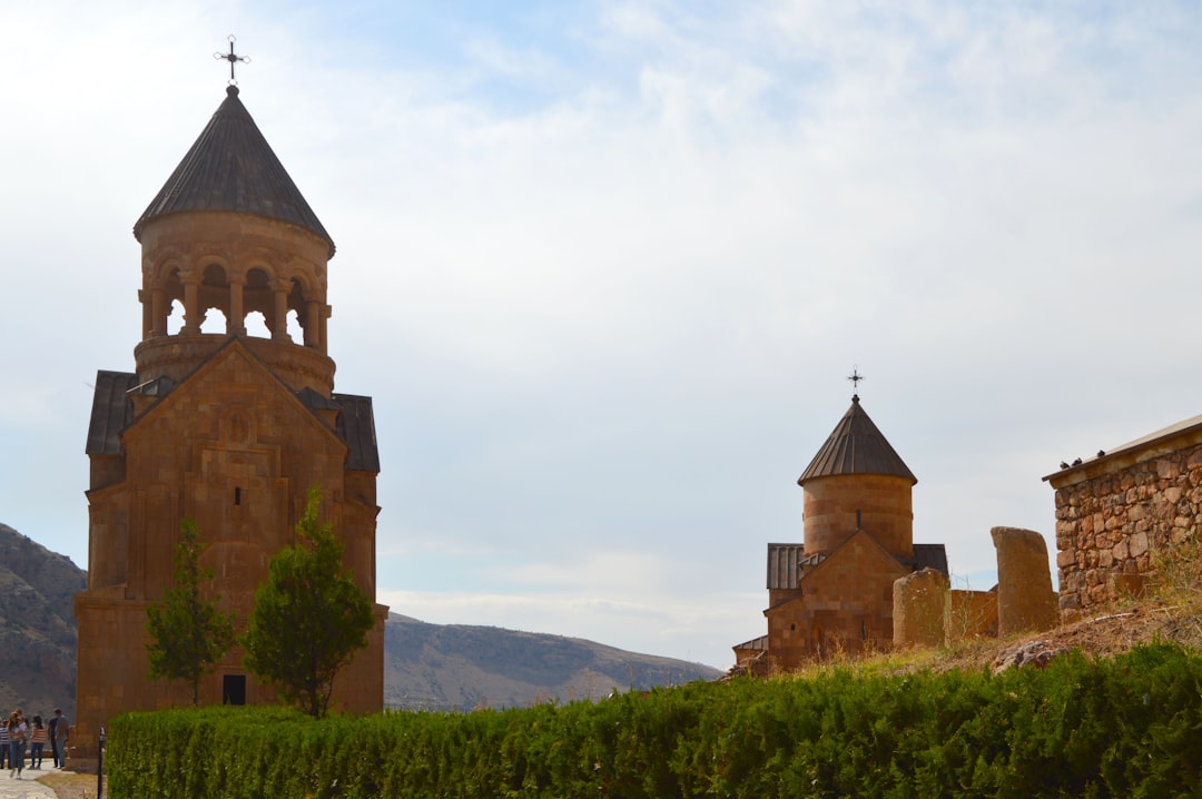 Noravank: el monasterio armenio en la garganta roja - Noravank Monastery Rd | Secret World Trip Planner