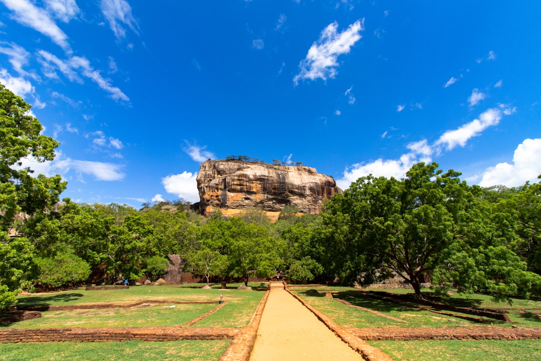 Scopri Gal Viharaya: un tesoro culturale dello Sri Lanka - Nissankamallapura | Secret World Trip Planner