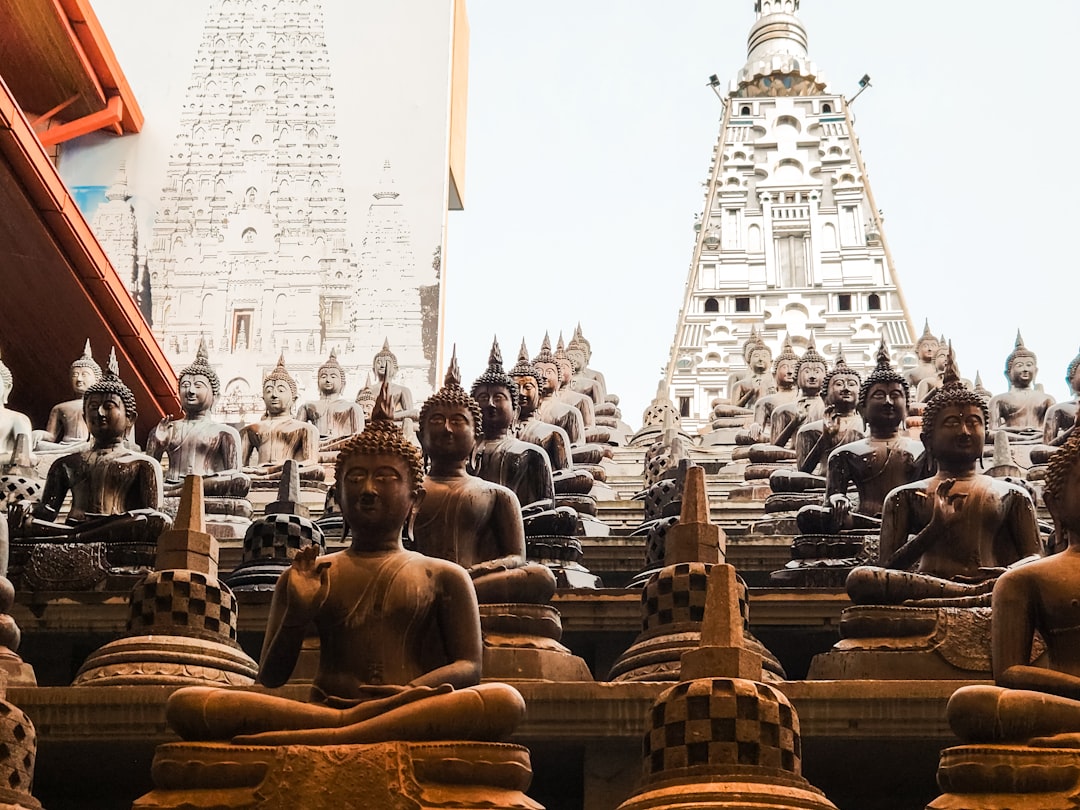 Scopri il Gangaramaya Temple: un gioiello culturale a Colombo - Colombo | Secret World Trip Planner