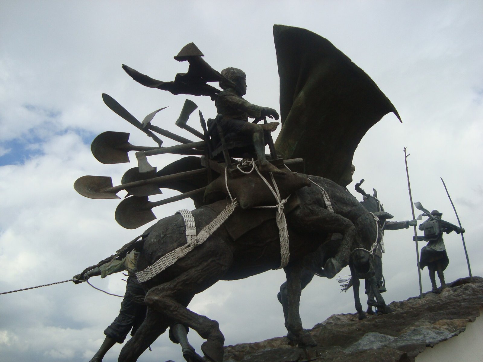 Denkmal der Kolonisatoren: Symbol von Manizales in Kolumbien - Manizales | Secret World Trip Planner
