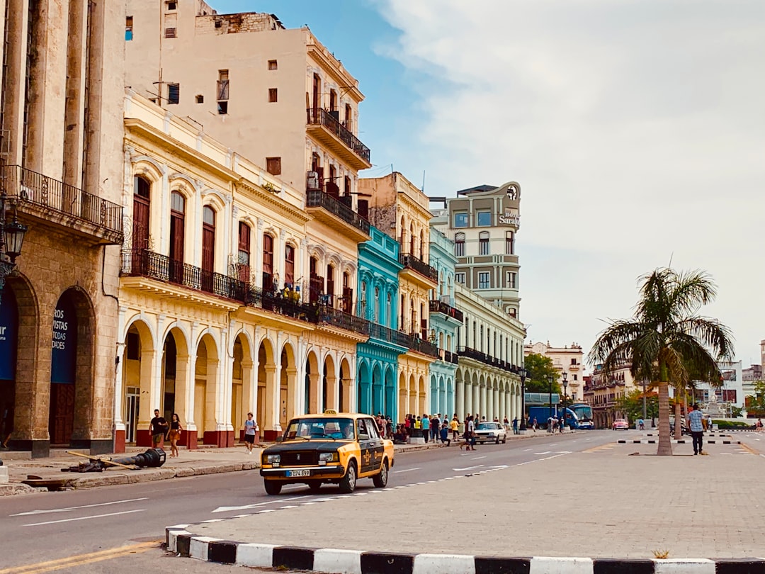 Explore Mercurio: La Culture Cubaine à Travers la Musique et l'Histoire - La Habana | Secret World Trip Planner