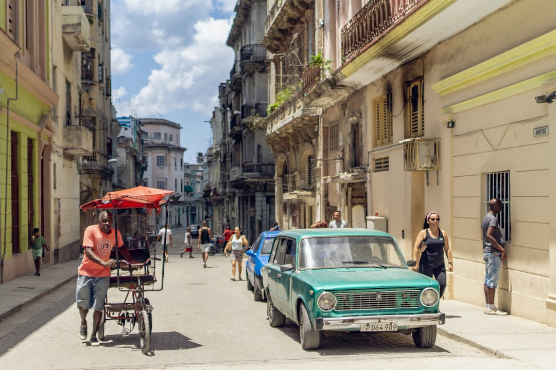 Explore Mercurio: La Culture Cubaine à Travers la Musique et l'Histoire - La Habana | Secret World Trip Planner