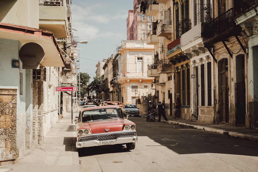 Esplora Don Quijote: Un Viaggio nella Cultura Cubana - La Habana | Secret World Trip Planner