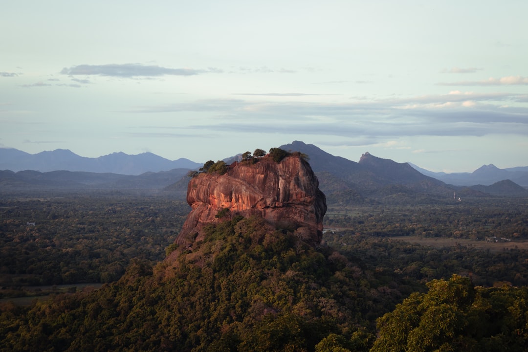 Scopri Lion Rock: un tesoro naturale dello Sri Lanka - Sigiriya | Secret World Trip Planner