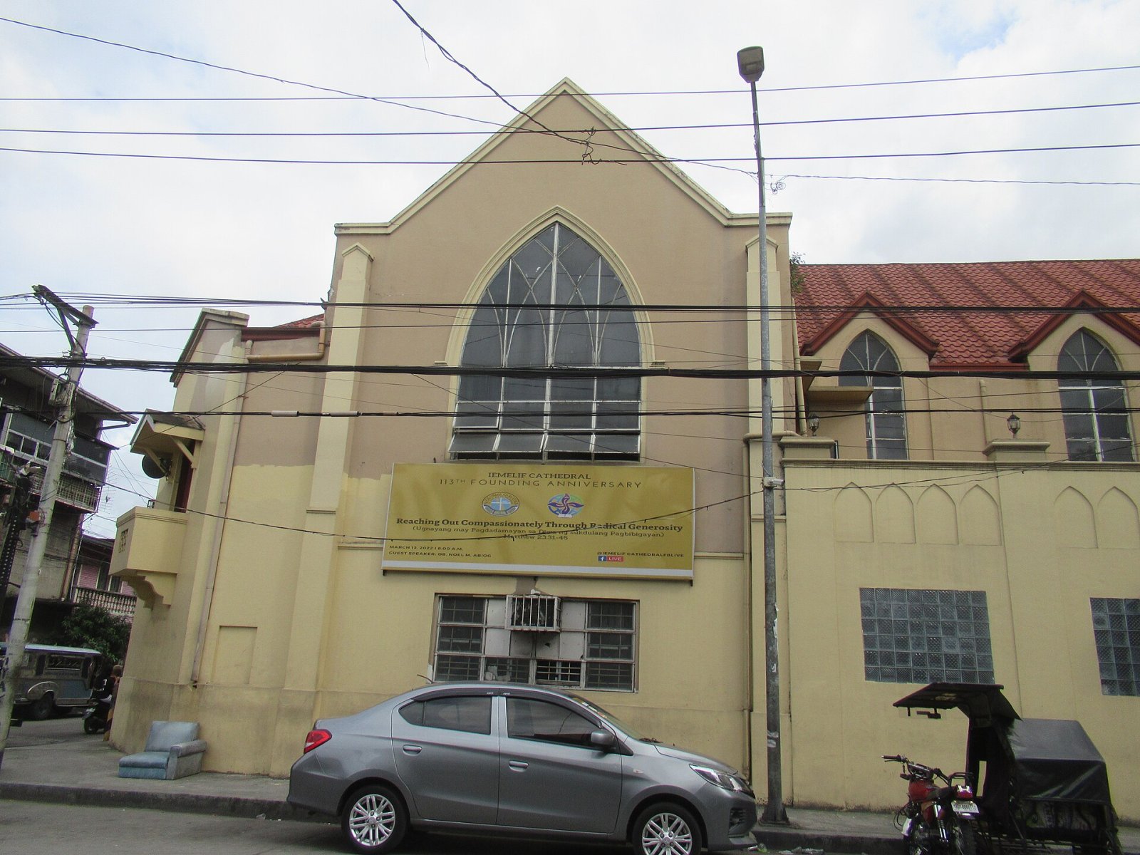 Découvrez la cathédrale IEMELIF à Kalookan, Metro Manila — Quezon City
