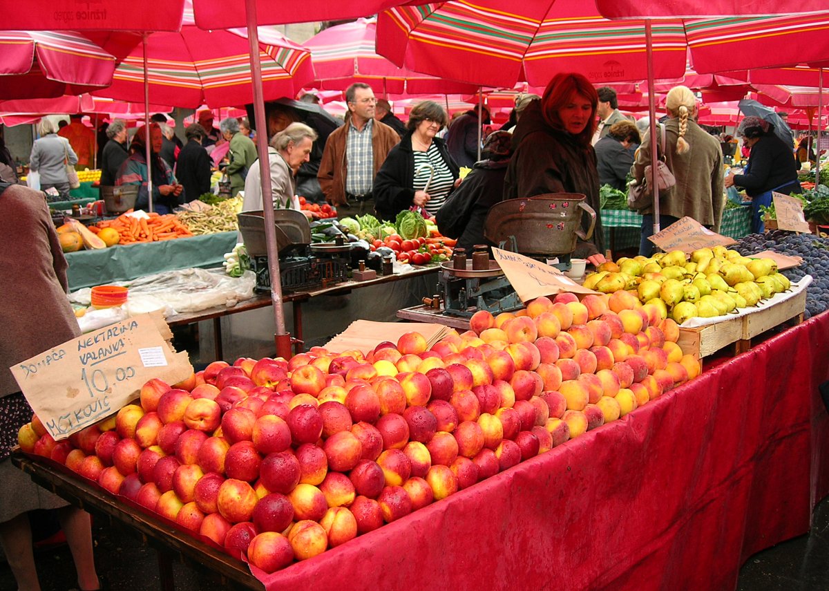 Dolac Markt Zagreb: Das pulsierende Herz der Oberstadt - 10000 | Secret World Trip Planner