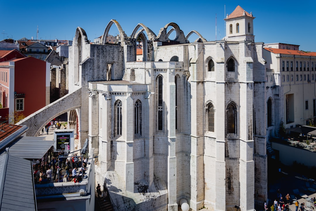 Convento do Carmo : l'église sans toit de Lisbonne - Largo do Carmo | Secret World Trip Planner