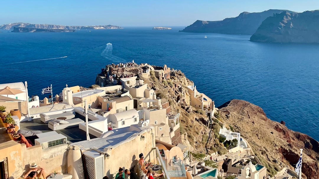 Sentiers Viticoles de Santorin : Assyrtiko et Caldera à Oia - Oia 847 02 | Secret World Trip Planner