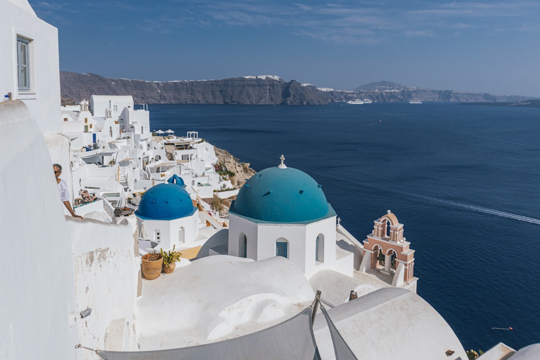 Rutas del Vino en Santorini: Assyrtiko y Caldera en Oia - Oia 847 02 | Secret World Trip Planner