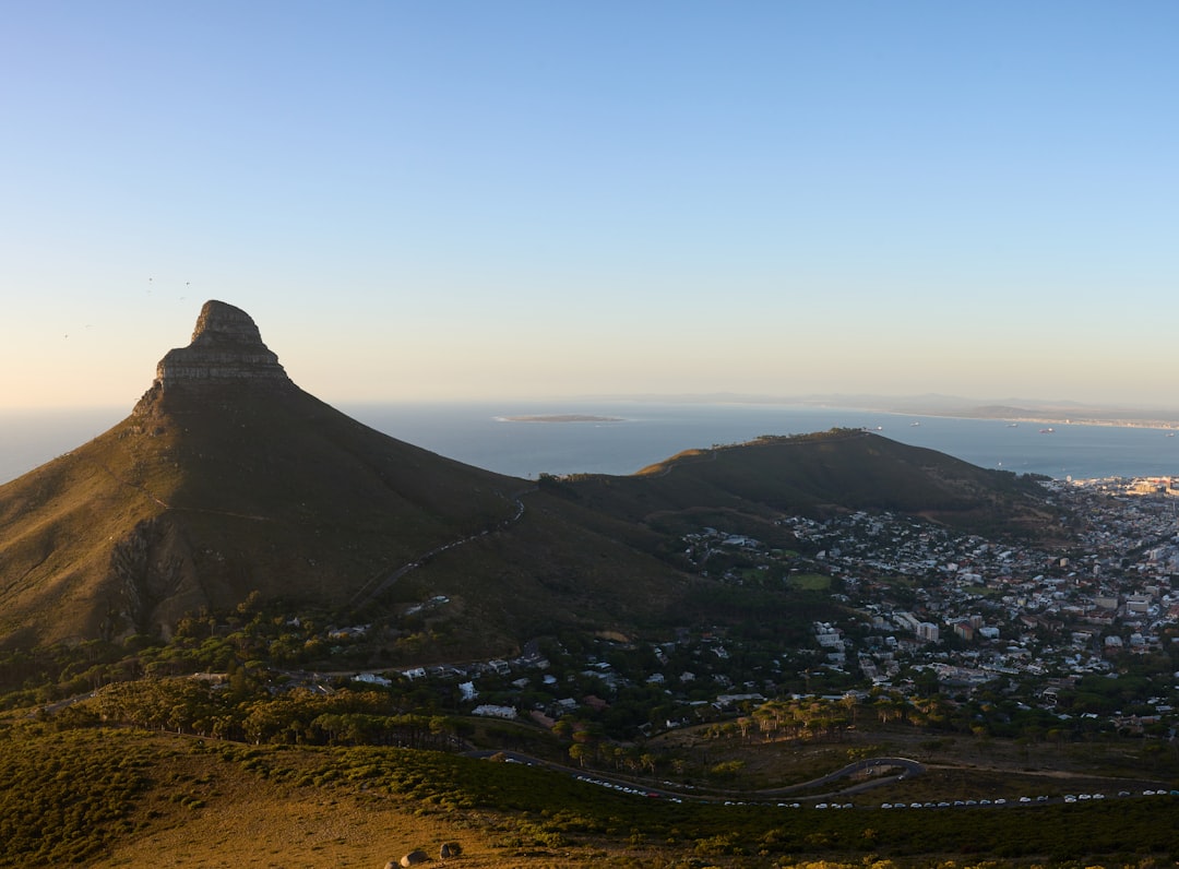Mesa de Table al atardecer: cumbre de Ciudad del Cabo - Cape Town | Secret World Trip Planner