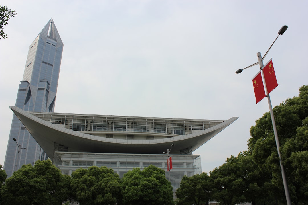 Shanghai Museum: bronzi Shang e ceramiche Tang nel cuore della città - Huang Pu Qu | Secret World Trip Planner